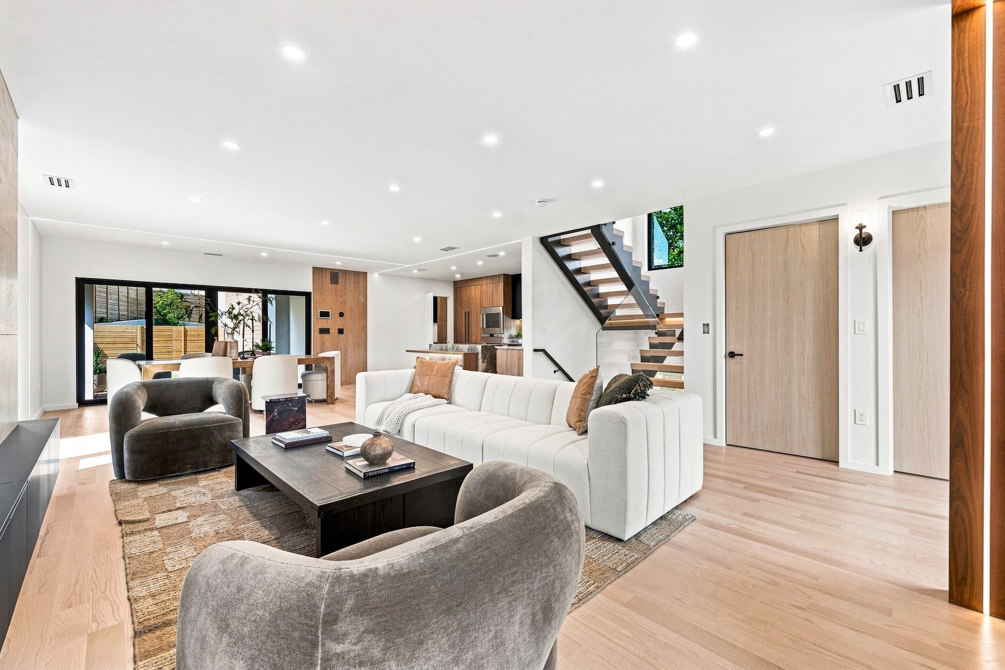 63-65 Commonwealth Avenue 65