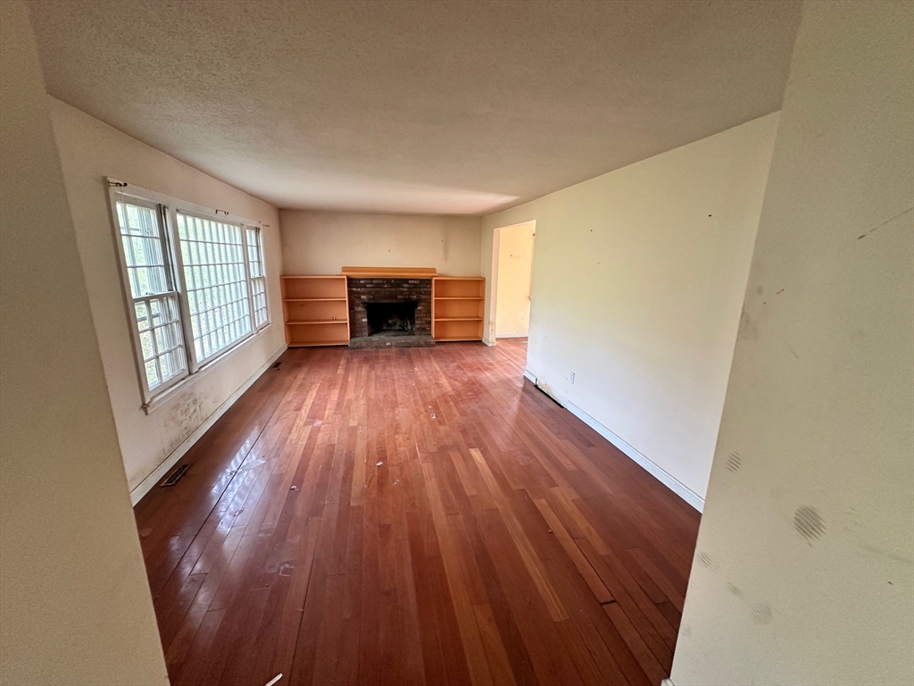 17 Gable Ln