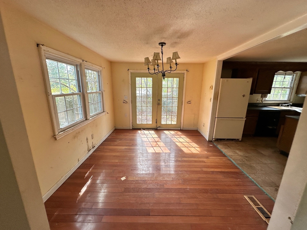 17 Gable Ln