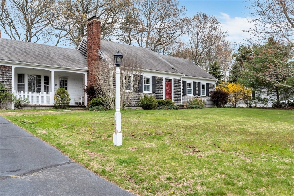 16 Captain Chase Rd