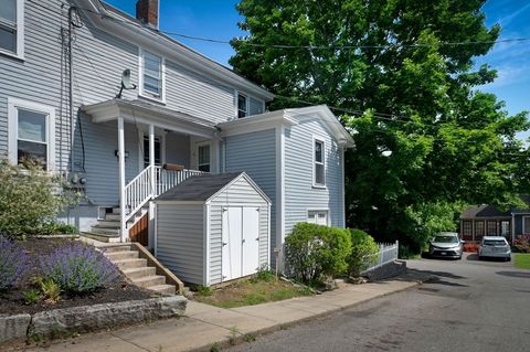 3 Tremont Ave A Amesbury MA 01913