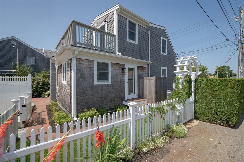 44 Pleasant Street