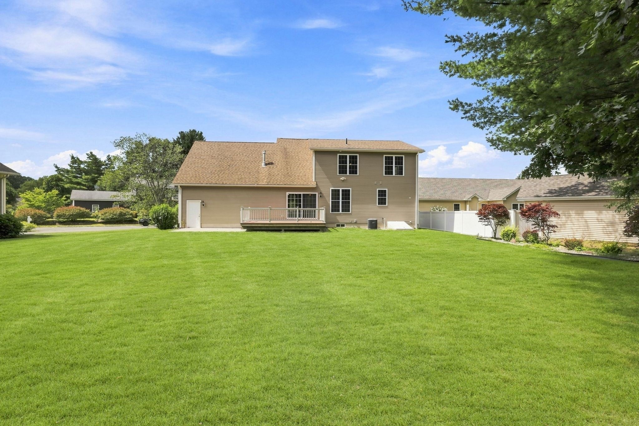 33 Caddyshack Dr, Chicopee, MA Photo #41