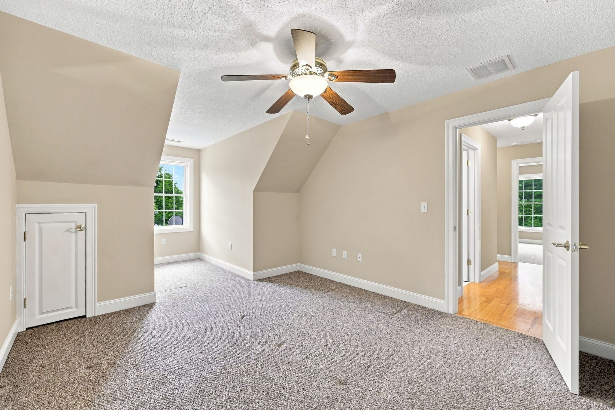 33 Caddyshack Dr, Chicopee, MA Photo #27