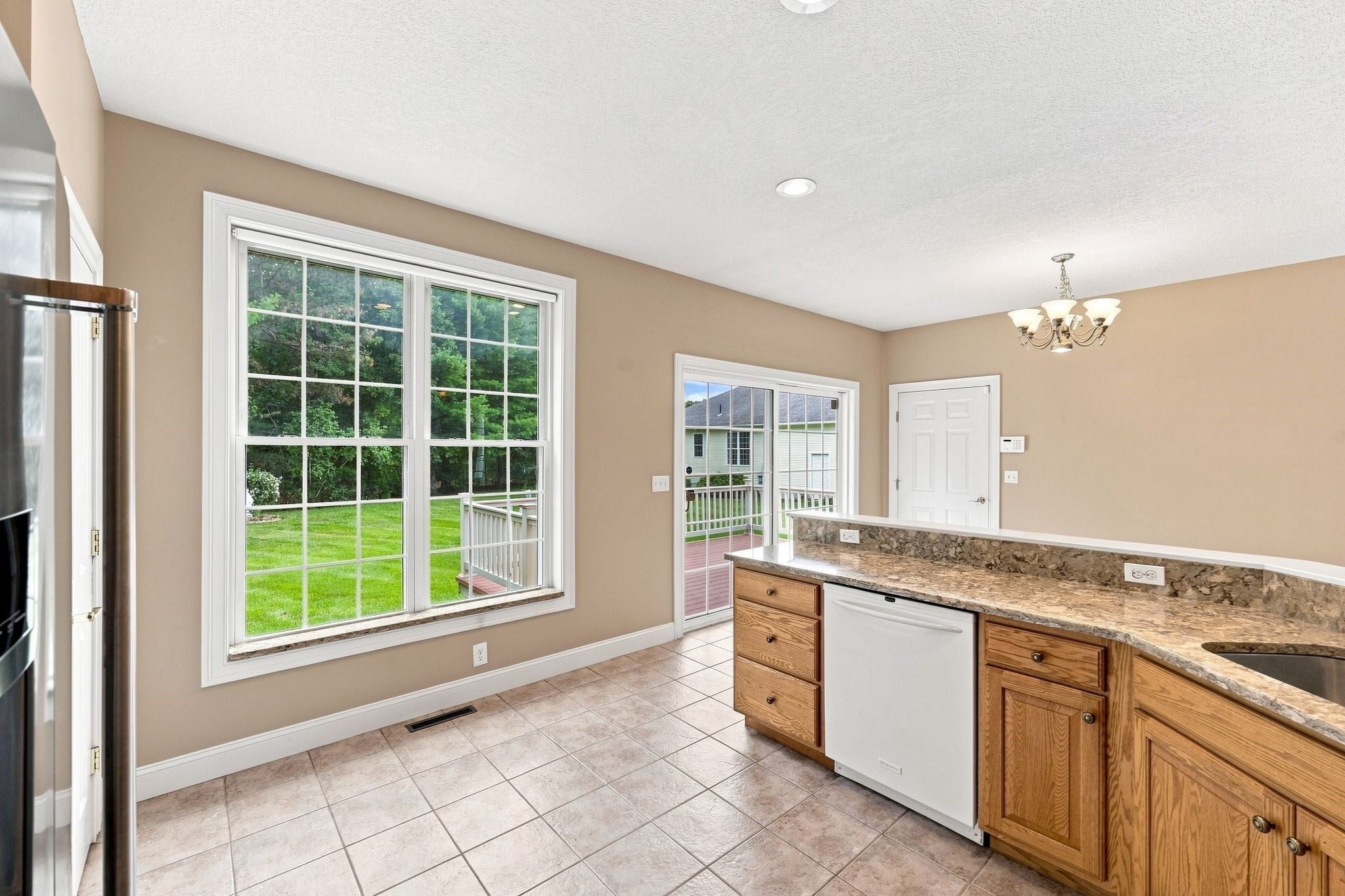 33 Caddyshack Dr, Chicopee, MA Photo #17