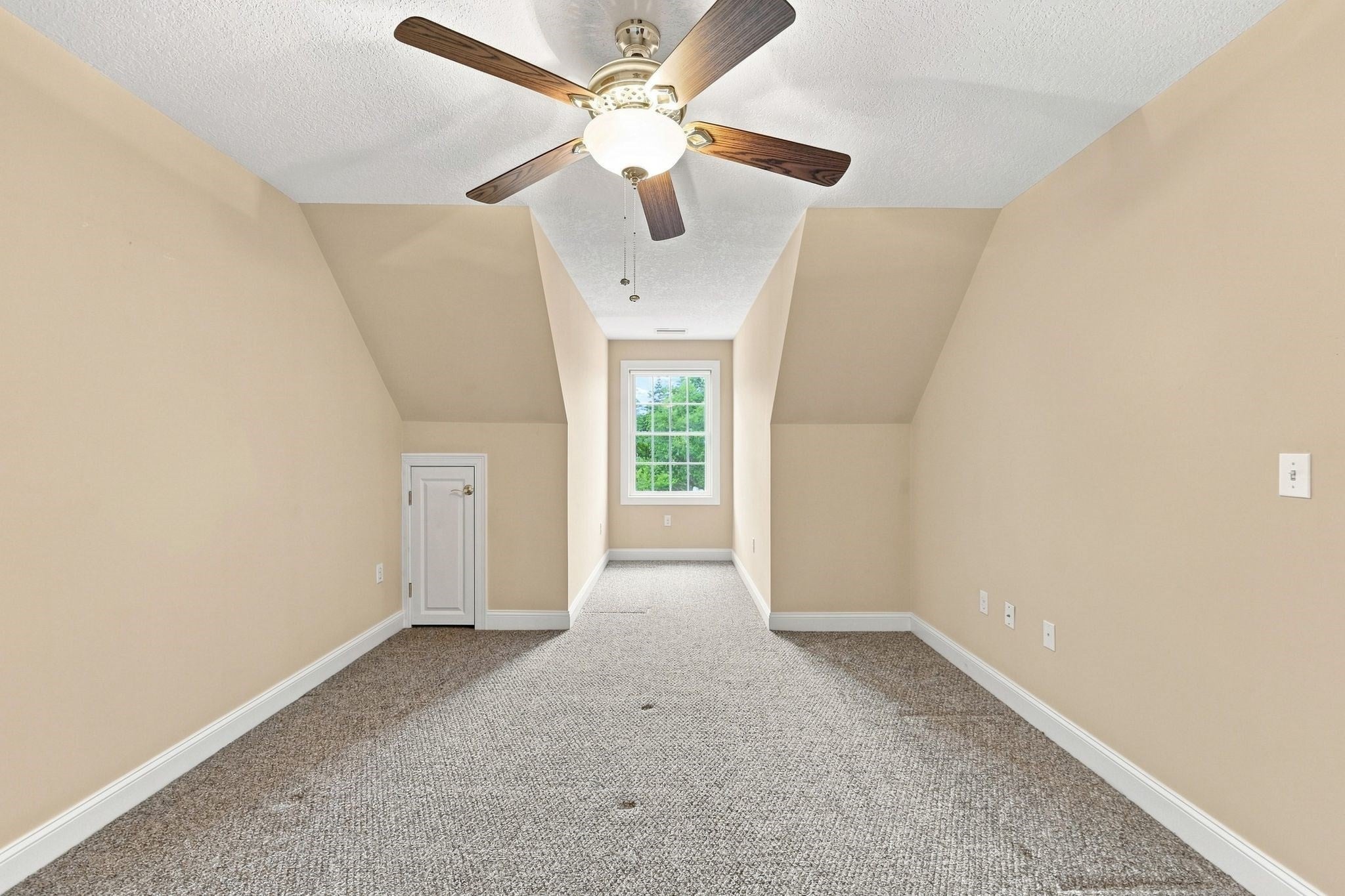 33 Caddyshack Dr, Chicopee, MA Photo #28