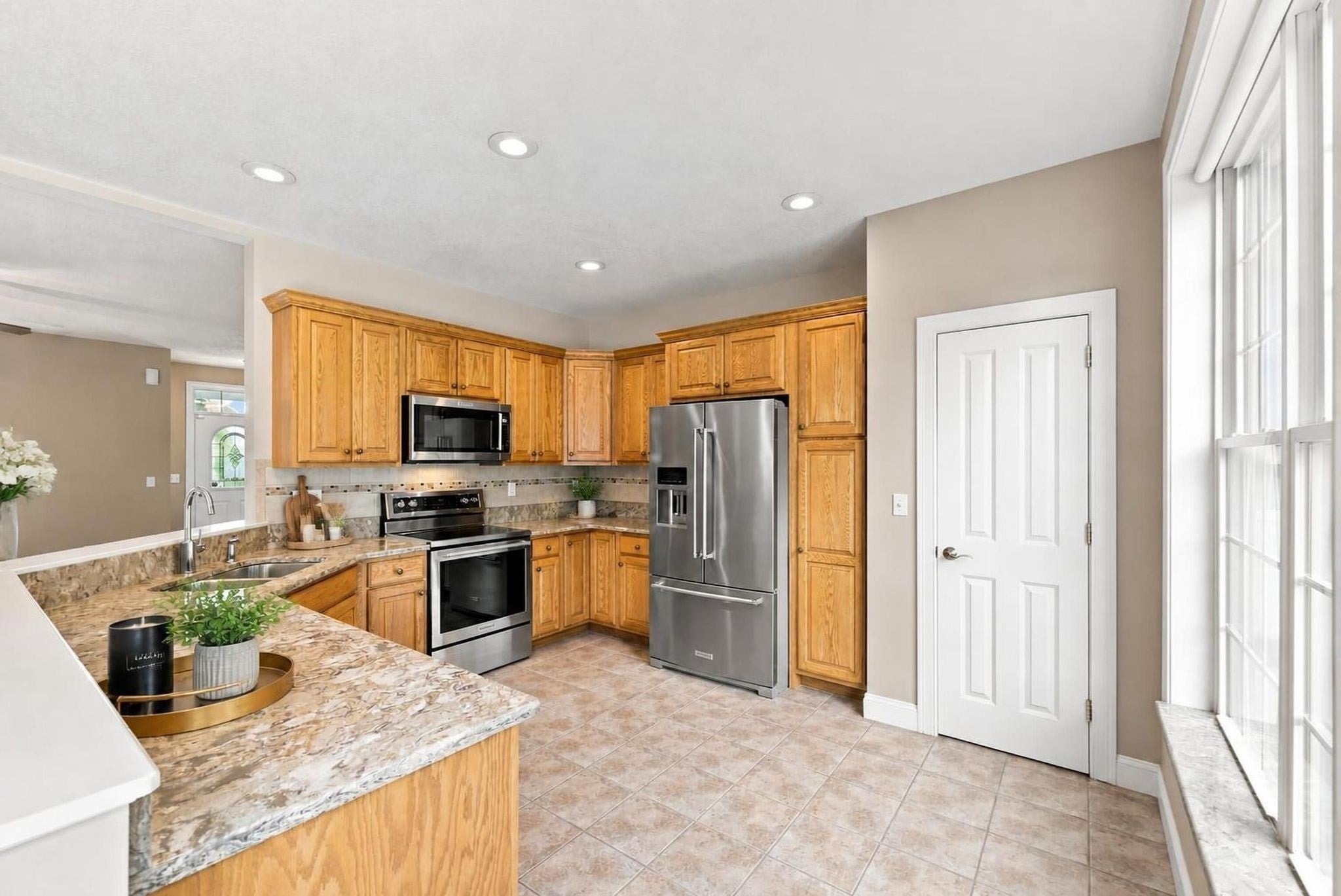 33 Caddyshack Dr, Chicopee, MA Photo #14