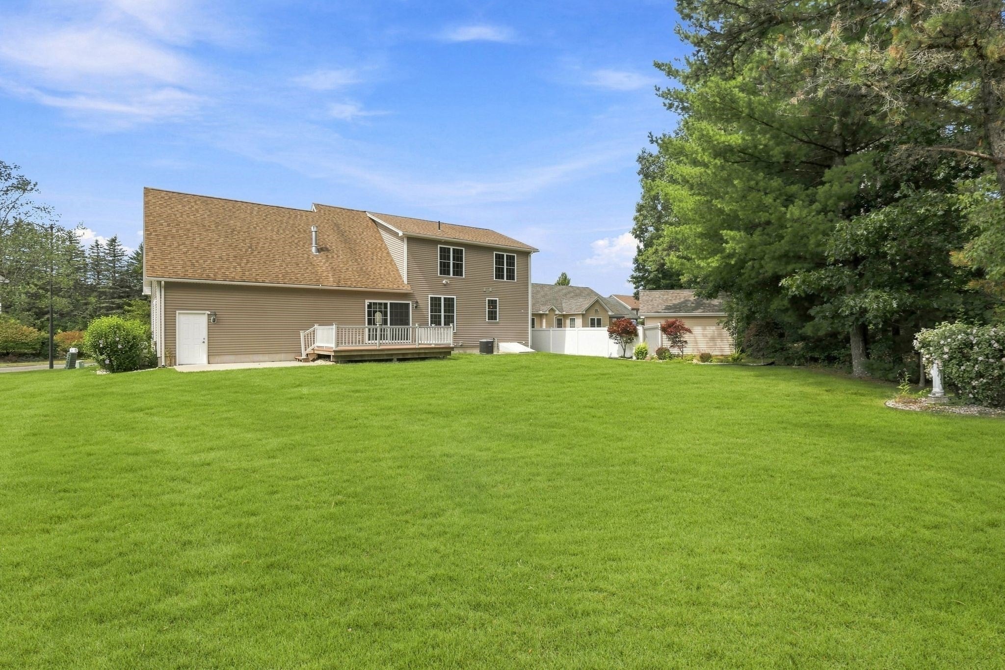 33 Caddyshack Dr, Chicopee, MA Photo #42