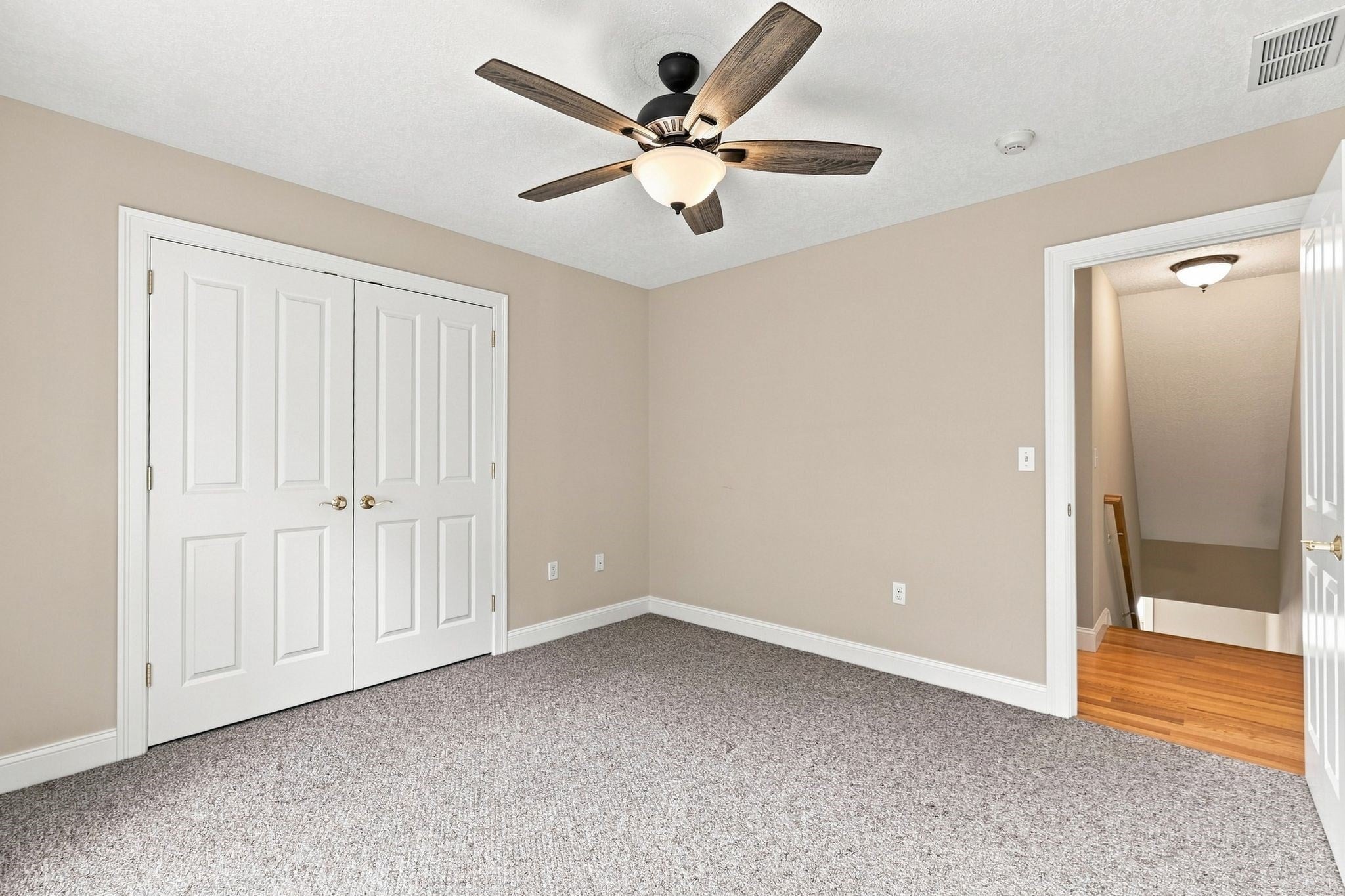 33 Caddyshack Dr, Chicopee, MA Photo #31