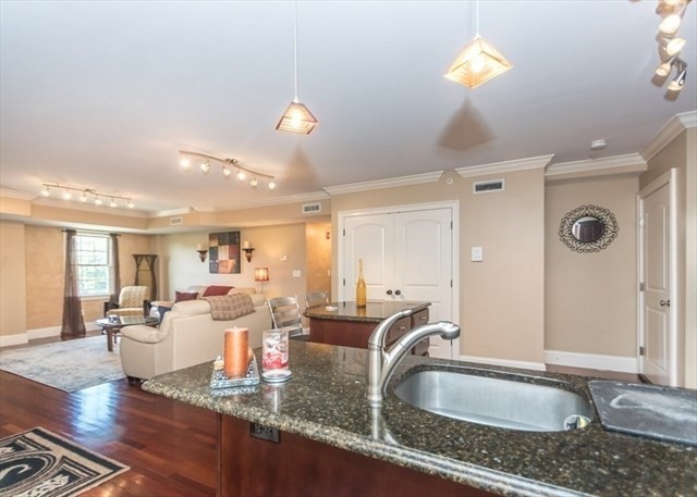 255 Winter St 305