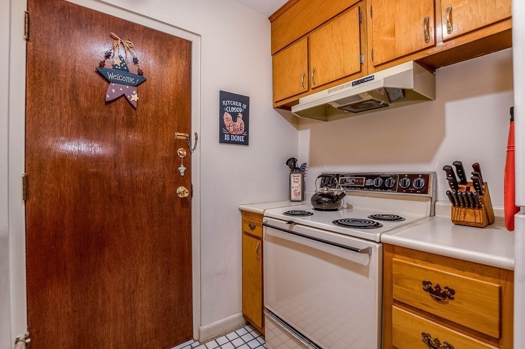 251 Rock Street B7