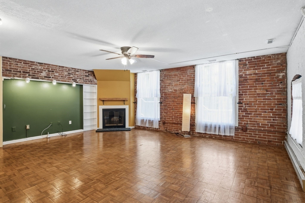 Photo 1 of 42 — 124 College St 2, South Hadley, MA 01075