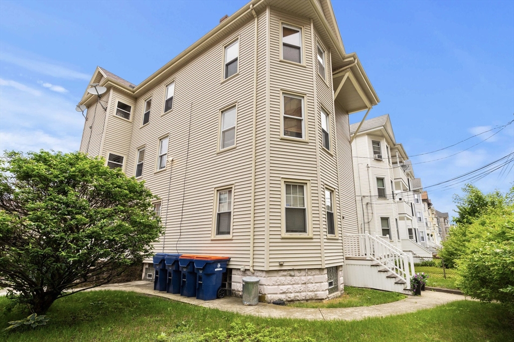 203 Deane St