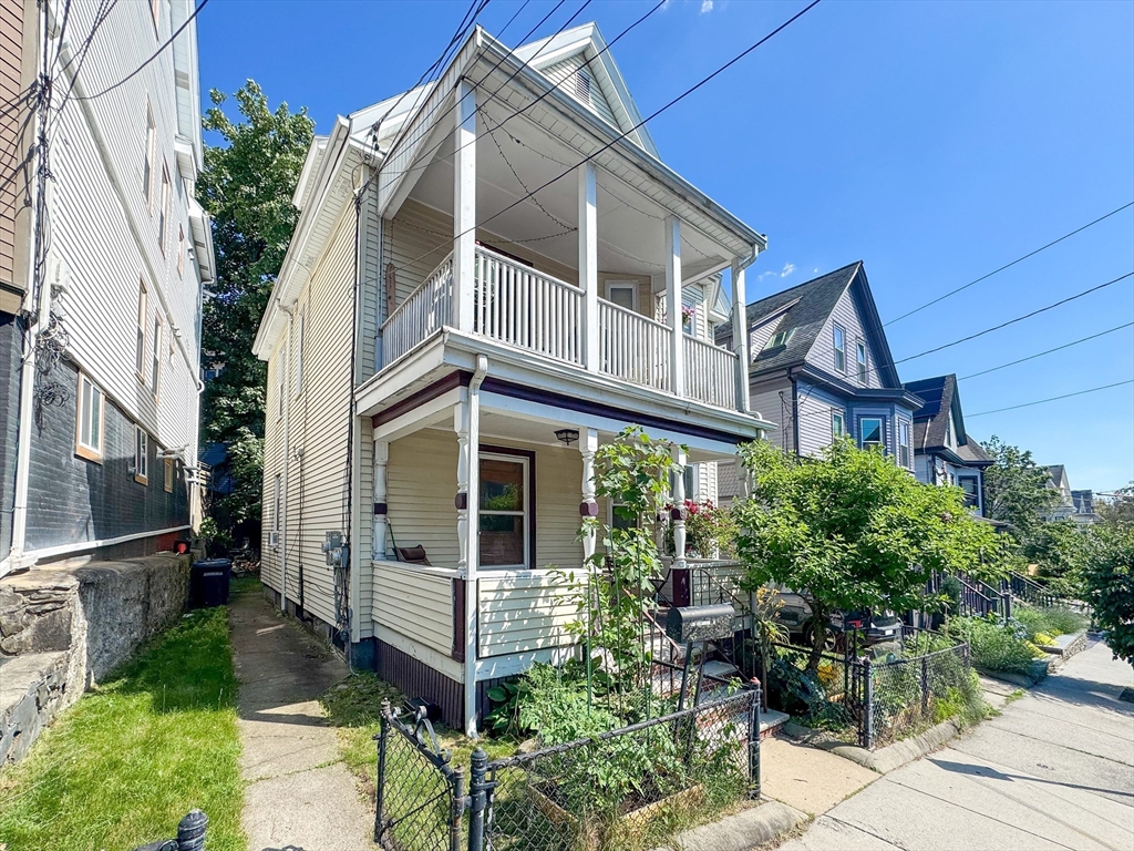 57 Bartlett St