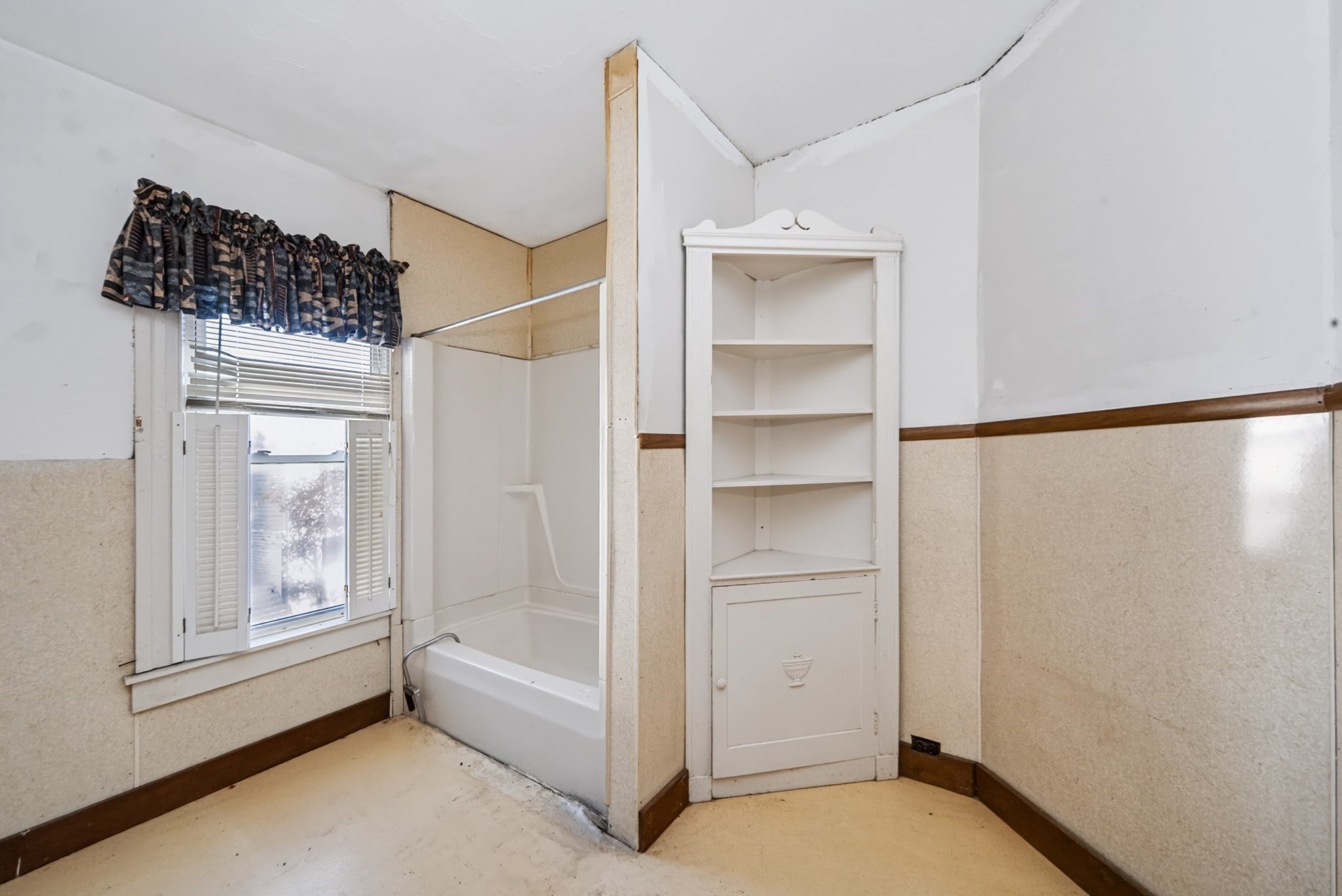 22 Chace St, Clinton, MA, 22 Chace St, Clinton, MA Photo #28