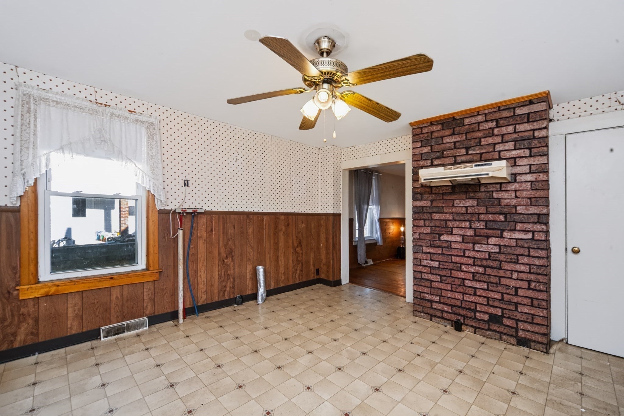 22 Chace St, Clinton, MA, 22 Chace St, Clinton, MA Photo #9