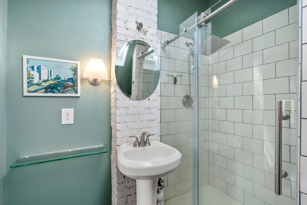 29 Denton Ter, Boston, MA Photo #23