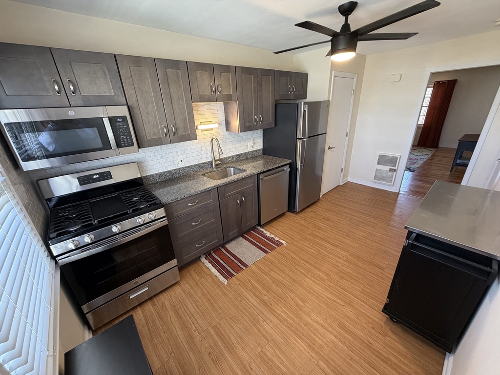 80 Brush Hill Avenue 40