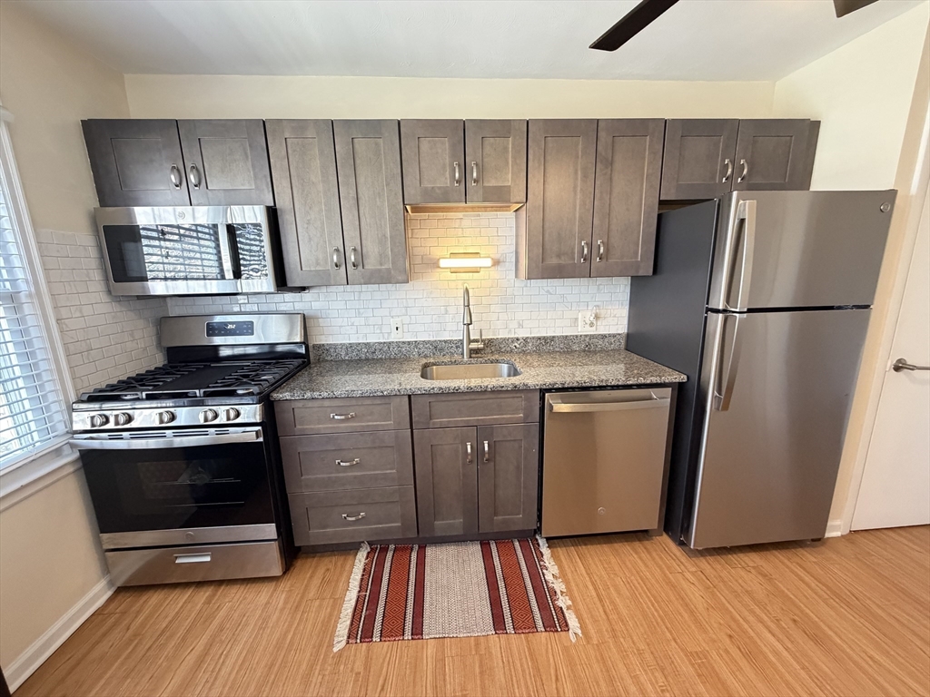 80 Brush Hill Avenue 40