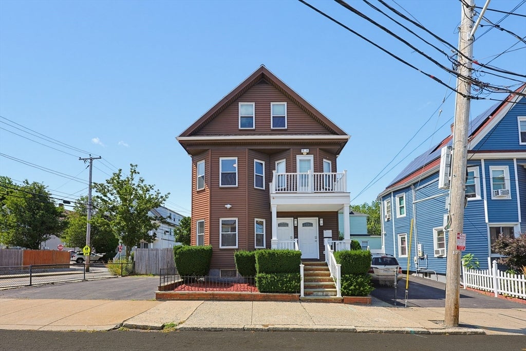 Photo of 4-6 Edith St, Everett, MA
