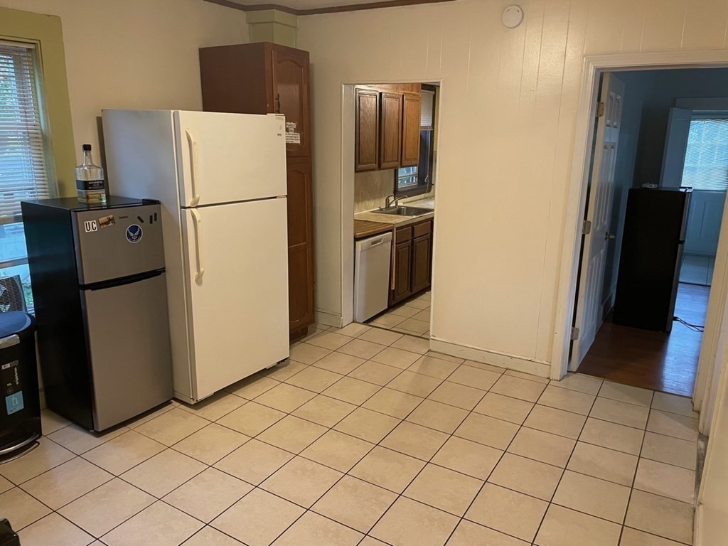 9 Guinan Street #2, Waltham, MA Photo #5