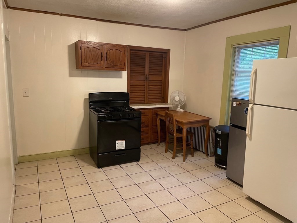 9 Guinan Street #2, Waltham, MA Photo #4