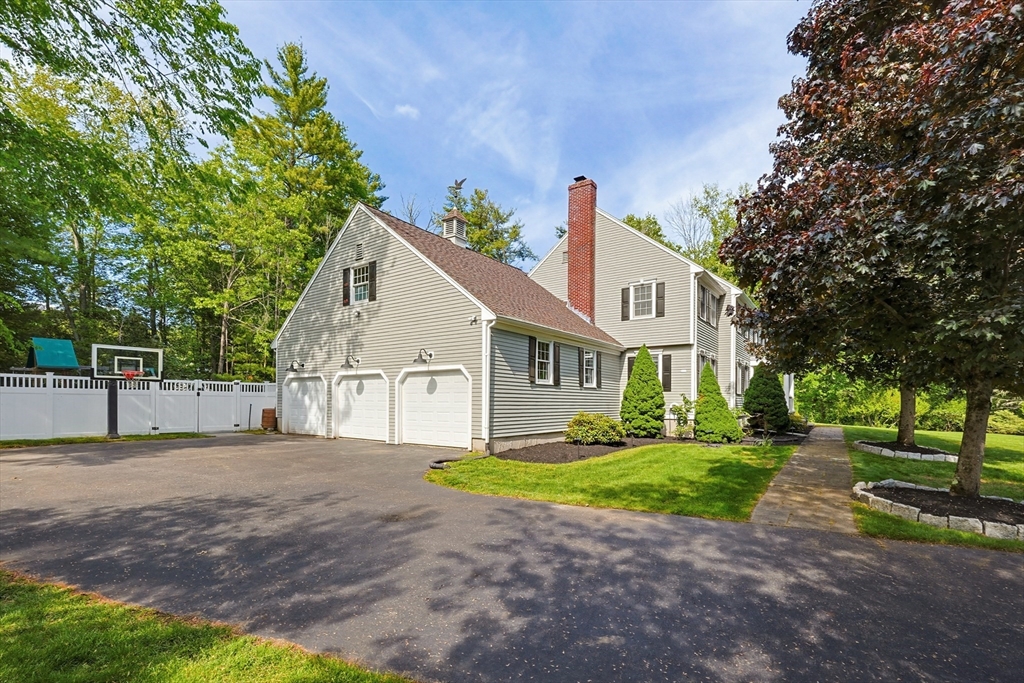 5 Hickory Dr