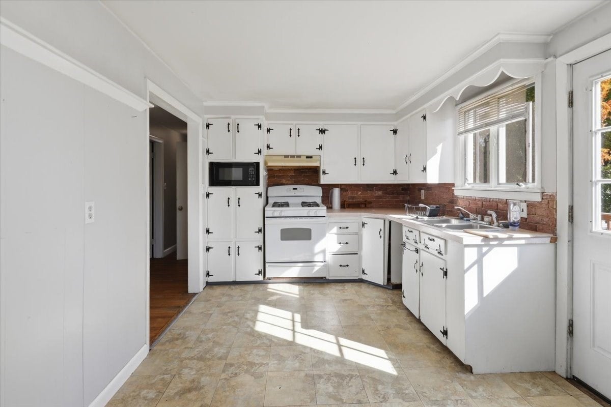 13 Horton St, Taunton, MA, 13 Horton St, Taunton, MA Photo #16