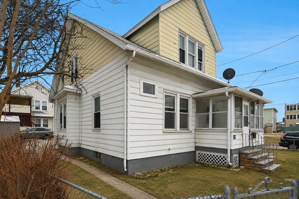 621 Chicopee St
