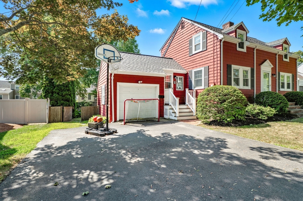 47 Aborn Ave