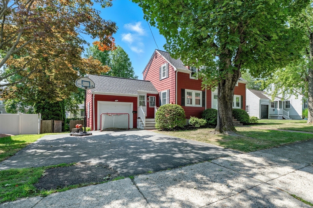 47 Aborn Ave
