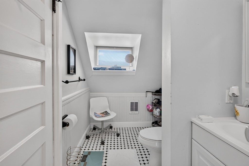 16 Bedford St, Quincy, MA Photo #33
