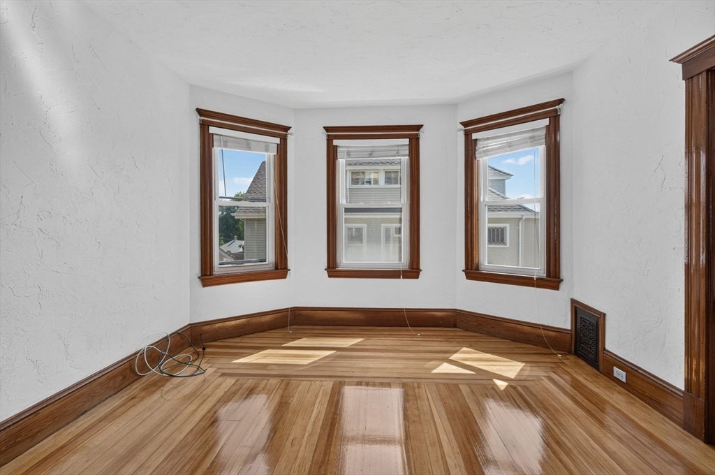 16 Bedford St, Quincy, MA Photo #7
