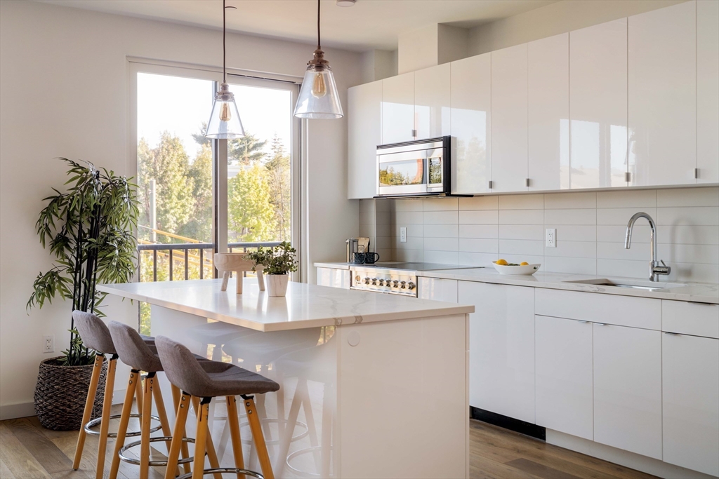 97-99 Elmwood Street 313