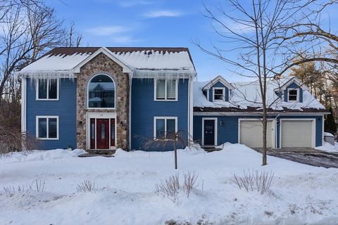 28 Hume Rd Bedford MA 01730