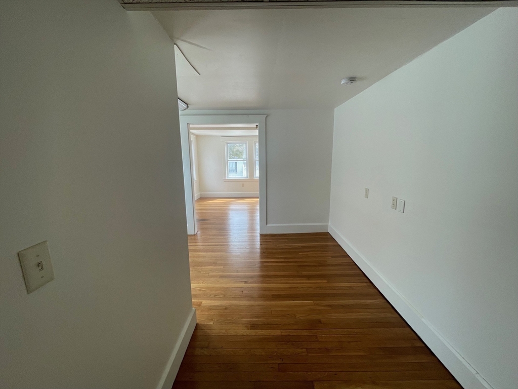 Holliston, Massachusetts 01746, United States, ,1 BathroomBathrooms,Residential,Active,108432