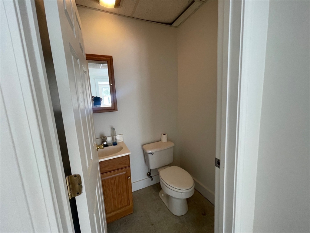 Holliston, Massachusetts 01746, United States, ,1 BathroomBathrooms,Residential,Active,108432