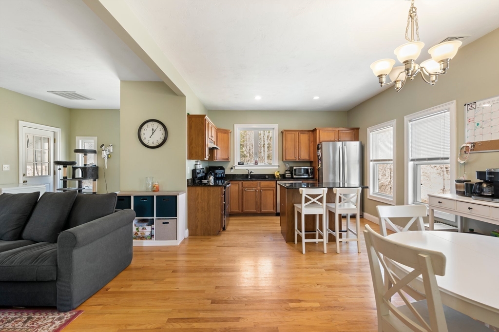 496 Main St 2
