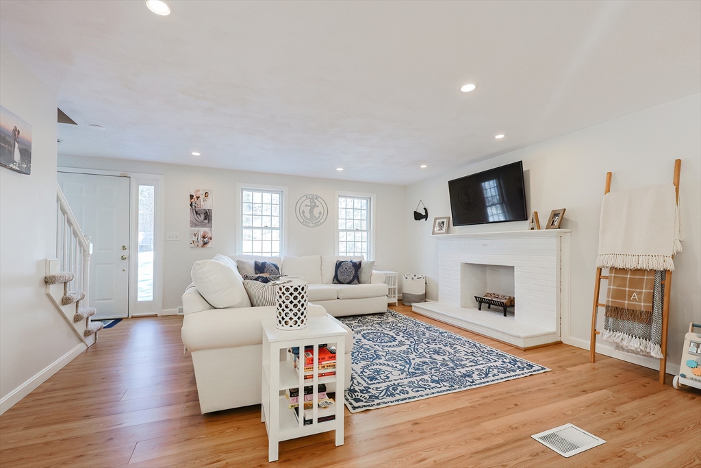 84 Old Mill Rd