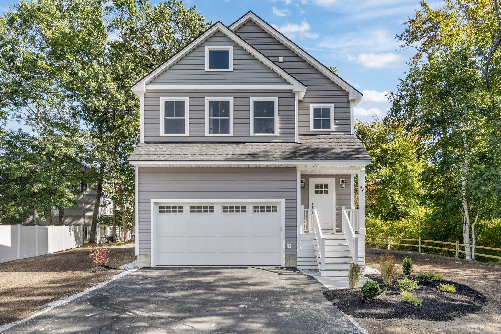 48 Beach Rd