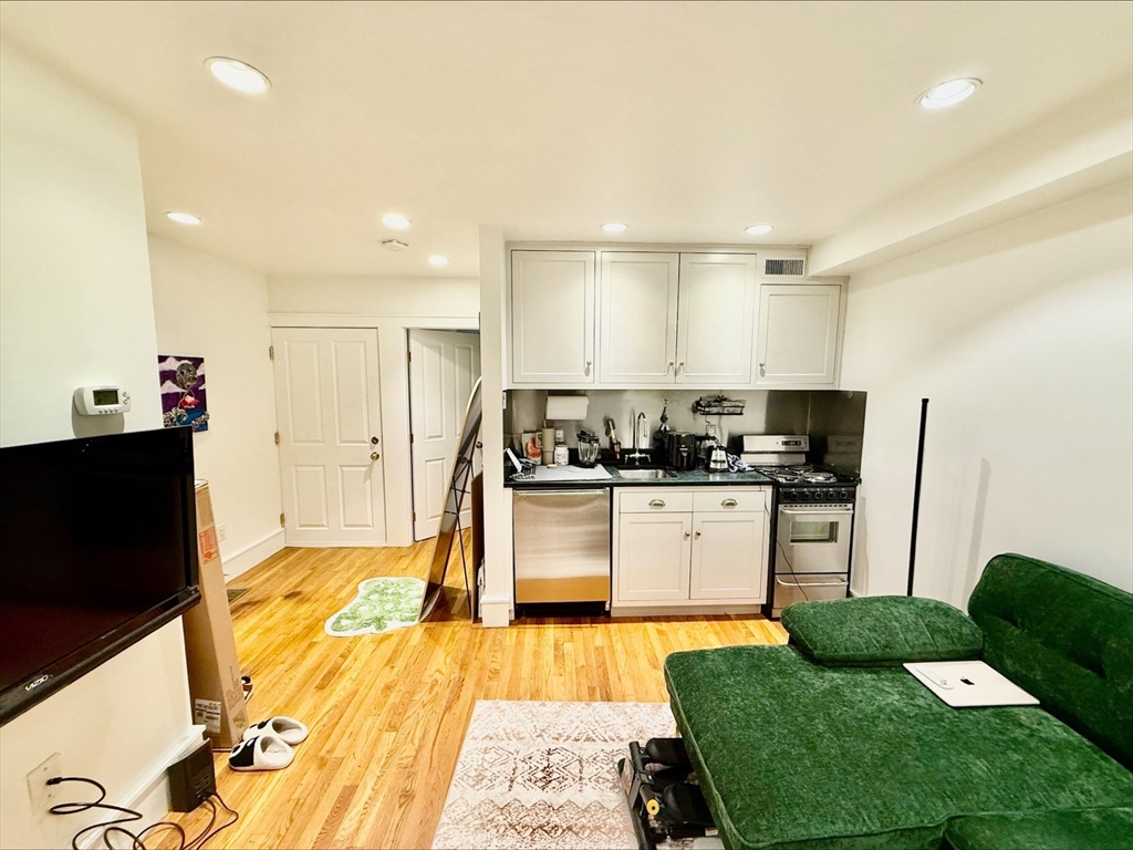 11 Thacher Court 1