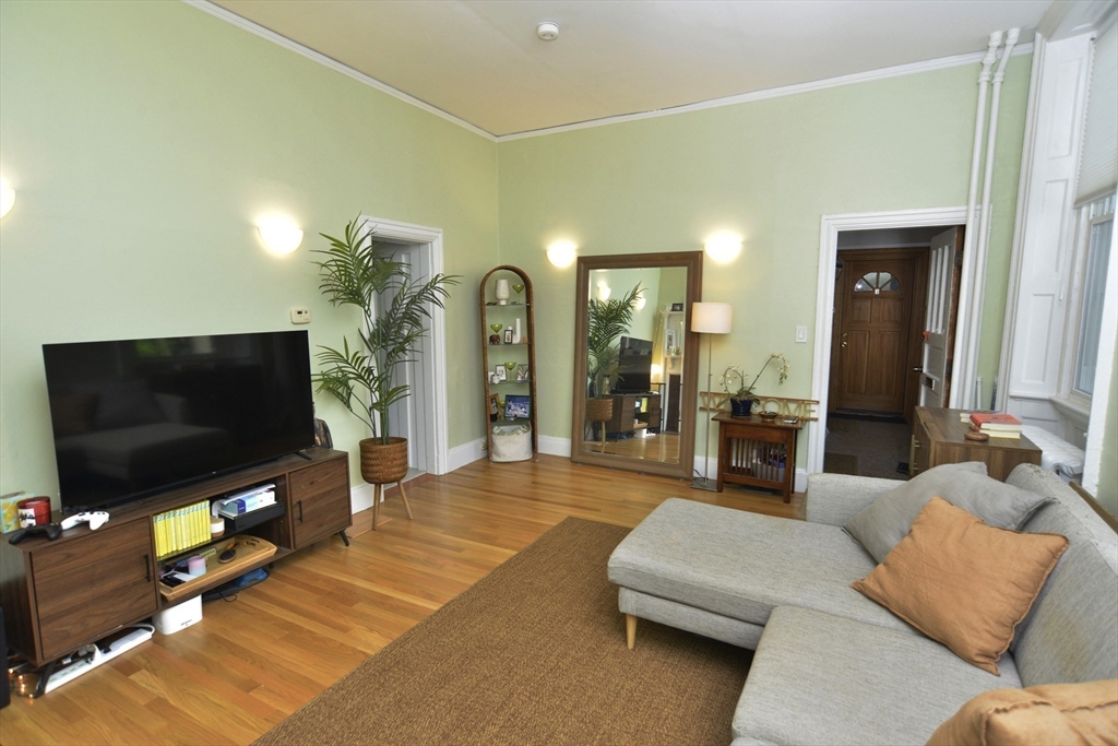 26 Grovenor Rd 1