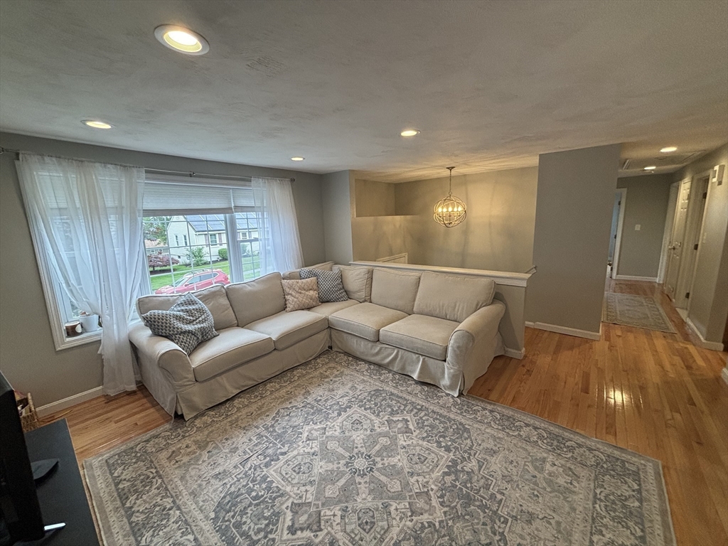 37 Westport Rd