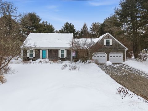 18 Wordell St Rochester MA 02770