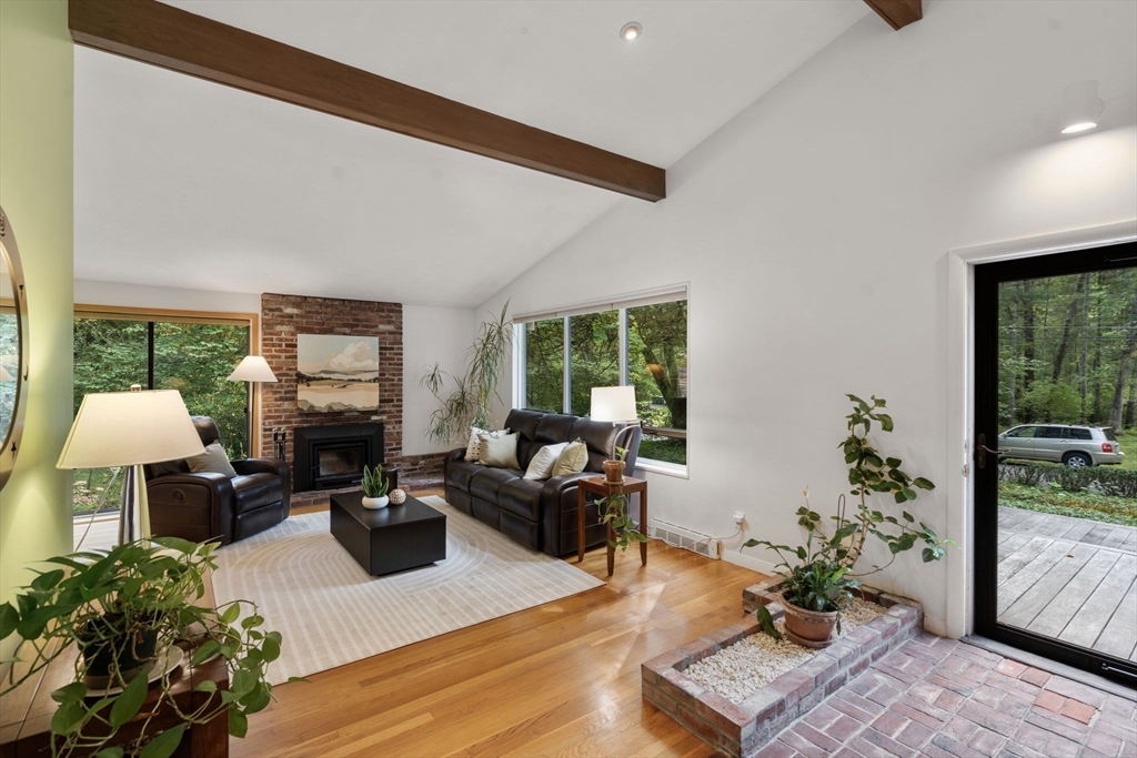 14 Tanbark Rd