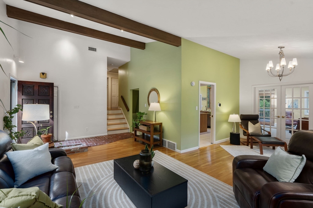 14 Tanbark Rd