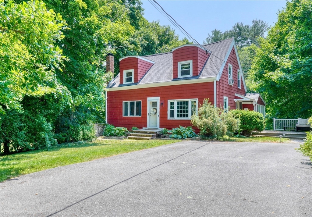 View North Reading, MA 01864 house