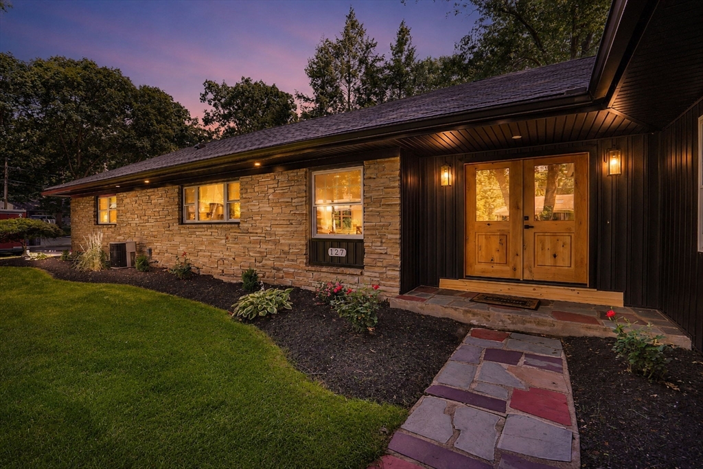 127 Magnolia Cir