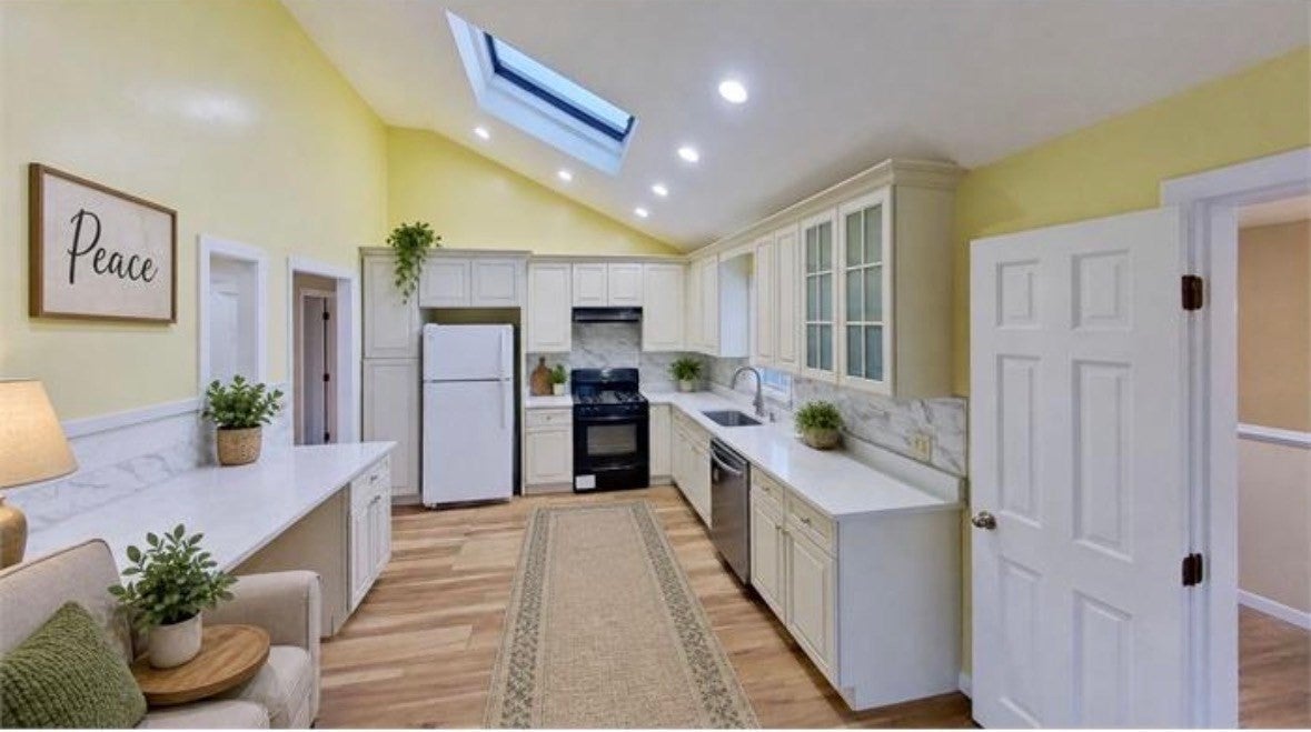 52 Rockefeller St #2, Randolph, MA Photo #2