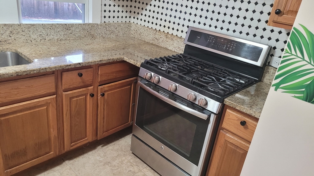 261 Newbury 82c